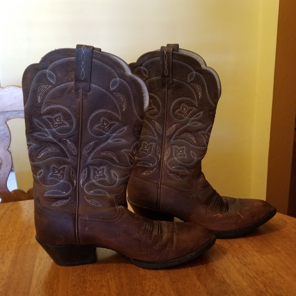 Ariat Western Embroidered Boots - Picture 2 of 9